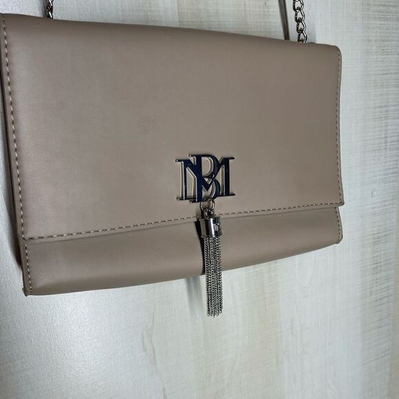 Badgley Mischka taupe tan purse silver chain‎ - Picture 4 of 11